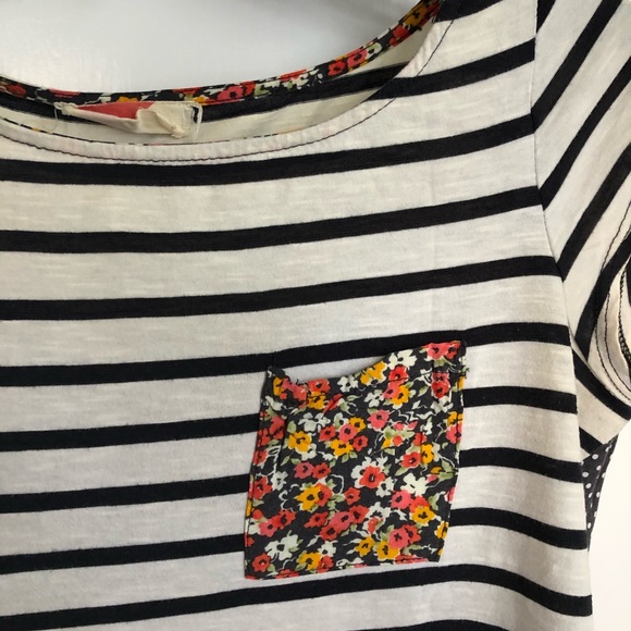 Striped Anthropologie tee with contrast fabric XS - Picture 2 of 6